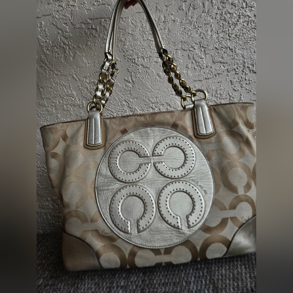 Coach Handbags - 2010 Coach Colette Tote
